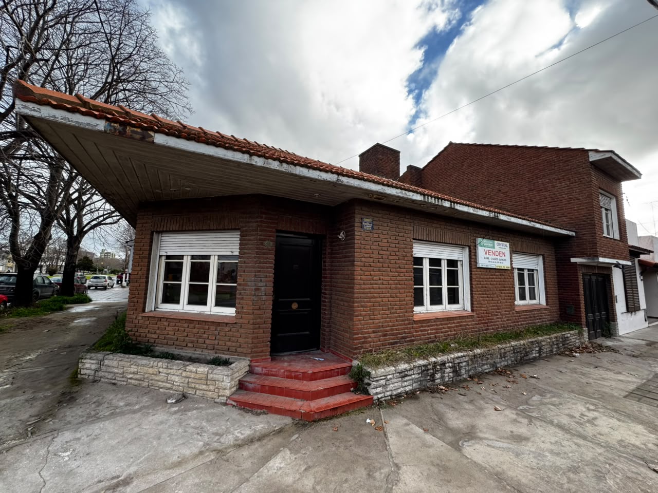 Venta - CHALET 4 AMBIENTES ZONA CENTRO